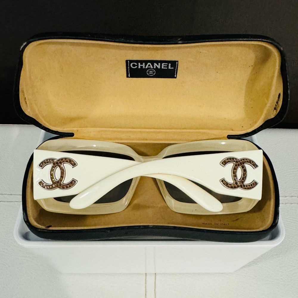 CHANEL - Authentic Vintage Sunglasses